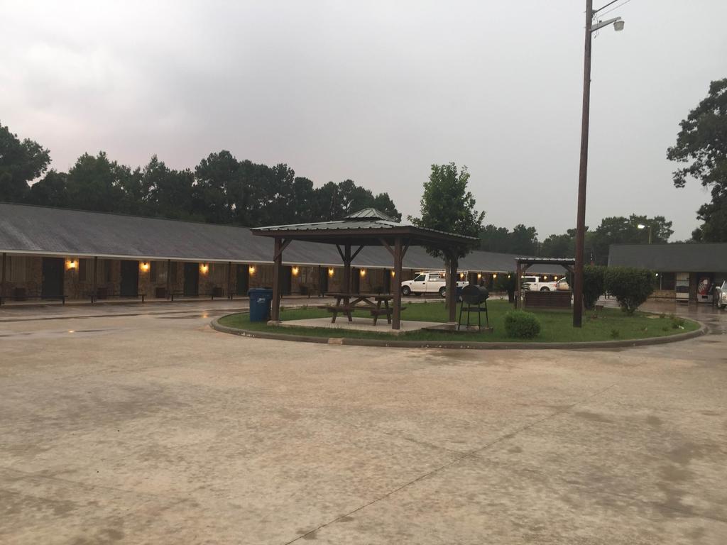 Garden Inn And Suites Silsbee Exteriör bild