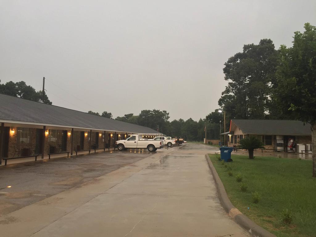 Garden Inn And Suites Silsbee Exteriör bild